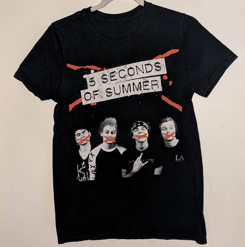 5 Seconds of Summer Black T-Shirt Ladies Small